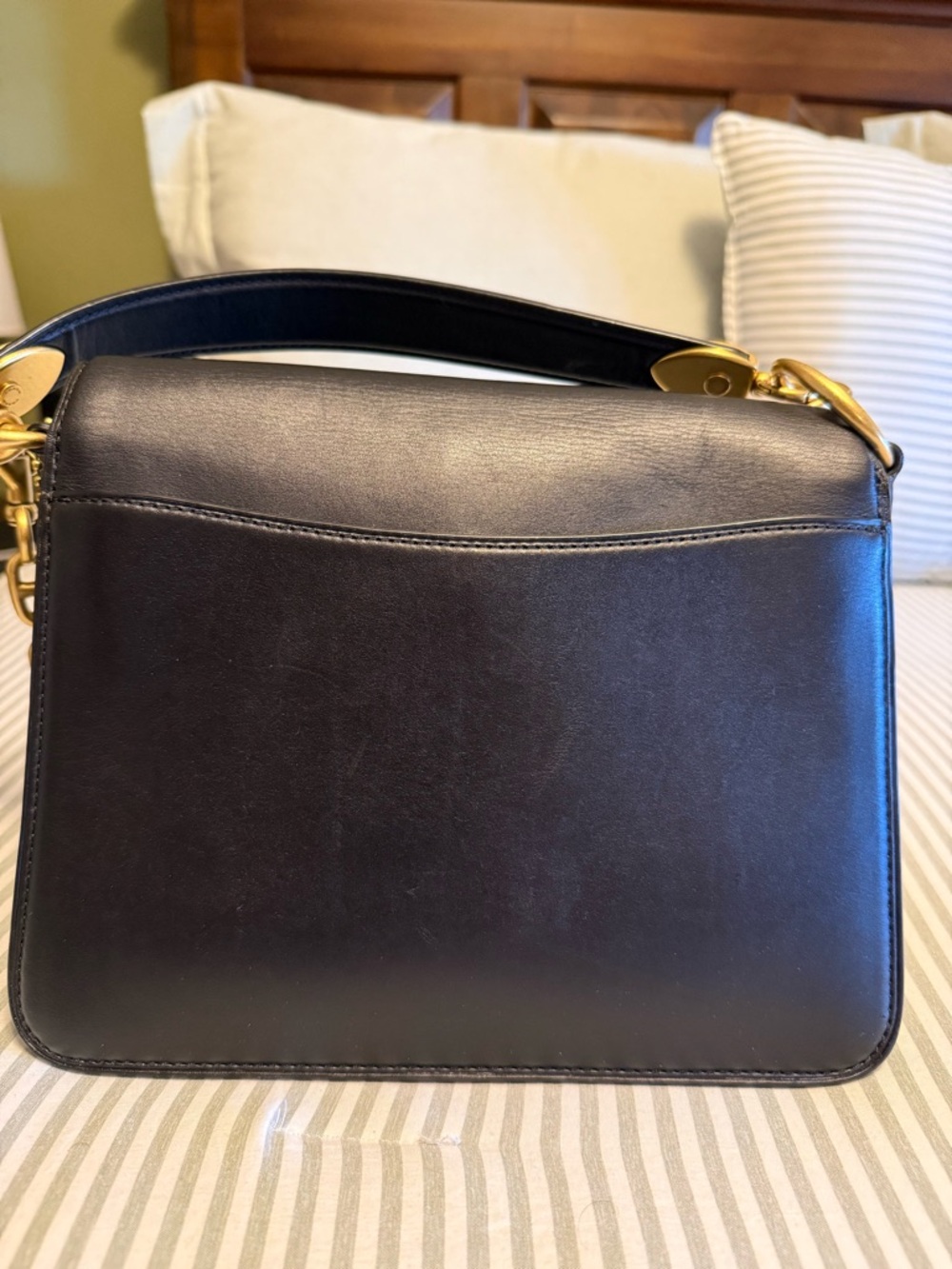 Coach Black Leather Beat Bag - Picture 4 of 10